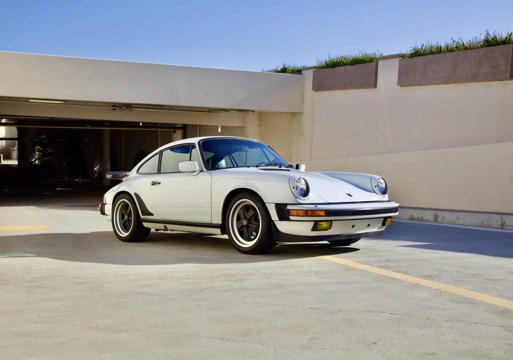 1986 Porsche 911 Carrera 3.2 - Image 15 of 31