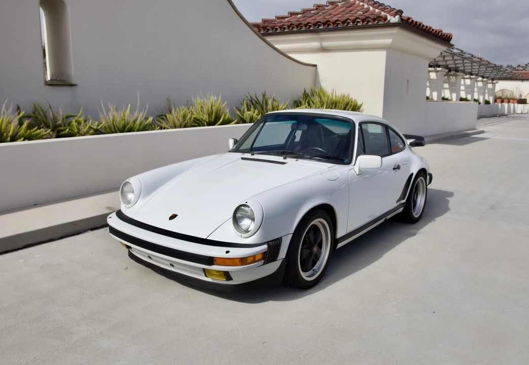 1986 Porsche 911 Carrera 3.2 - Image 4 of 31