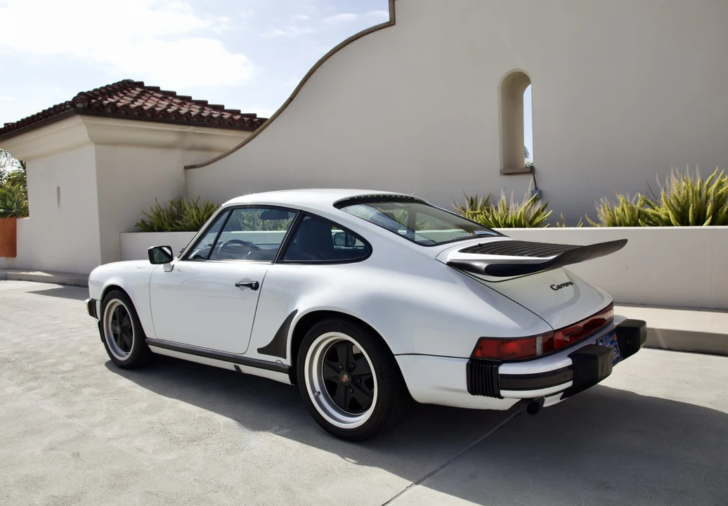 1986 Porsche 911 Carrera 3.2 - Image 28 of 31