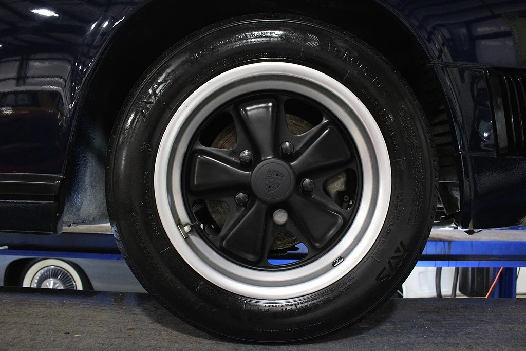 1986 Porsche 911 Carrera 3.2 - Image 30 of 31