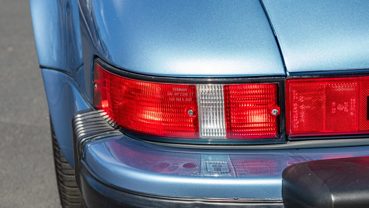1986 Porsche 911 Carrera 3.2 - Image 17 of 31