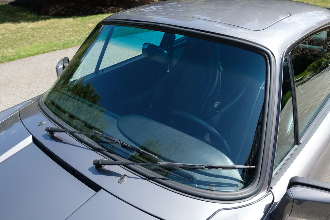 1986 Porsche 911 Carrera 3.2 - Image 28 of 31