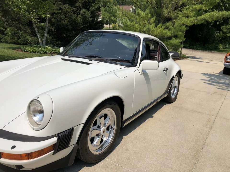 1986 Porsche 911 Carrera 3.2 - Image 10 of 31