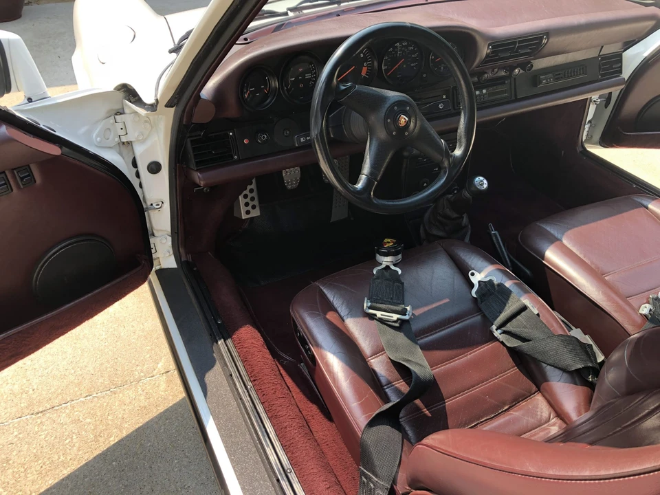 1986 Porsche 911 Carrera 3.2 - Image 26 of 31