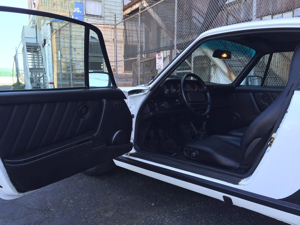 1986 Porsche 911 Carrera 3.2 - Image 16 of 31