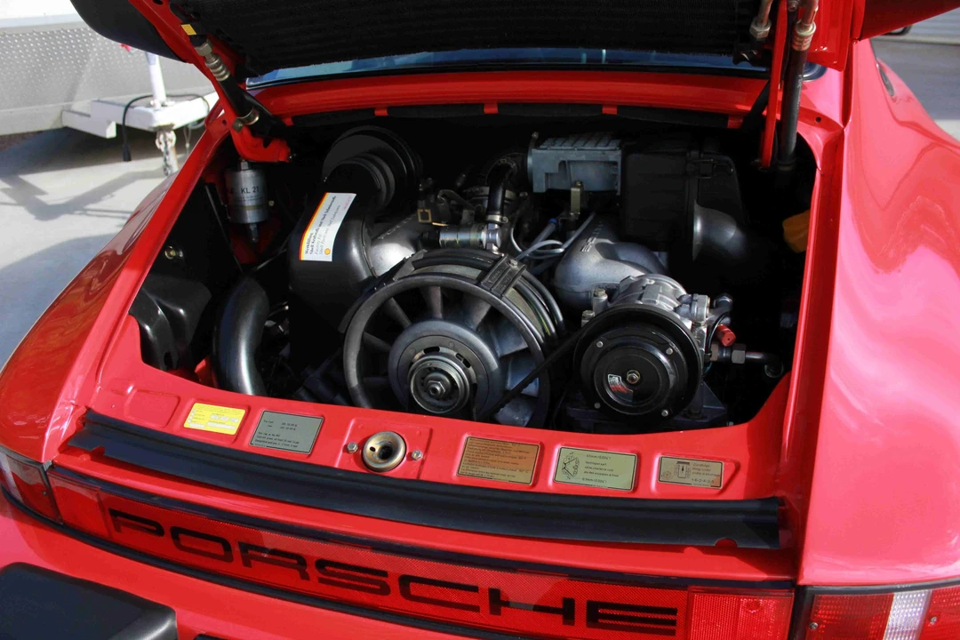 1986 Porsche 911 Carrera 3.2 - Image 9 of 31
