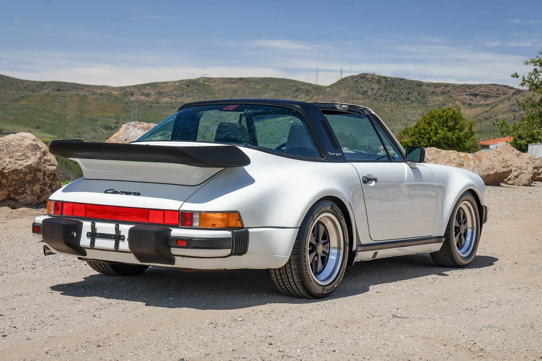 1986 Porsche 911 Carrera 3.2 - Image 9 of 31