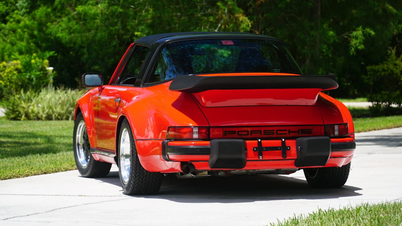 1986 Porsche 911 Carrera 3.2 - Image 12 of 31