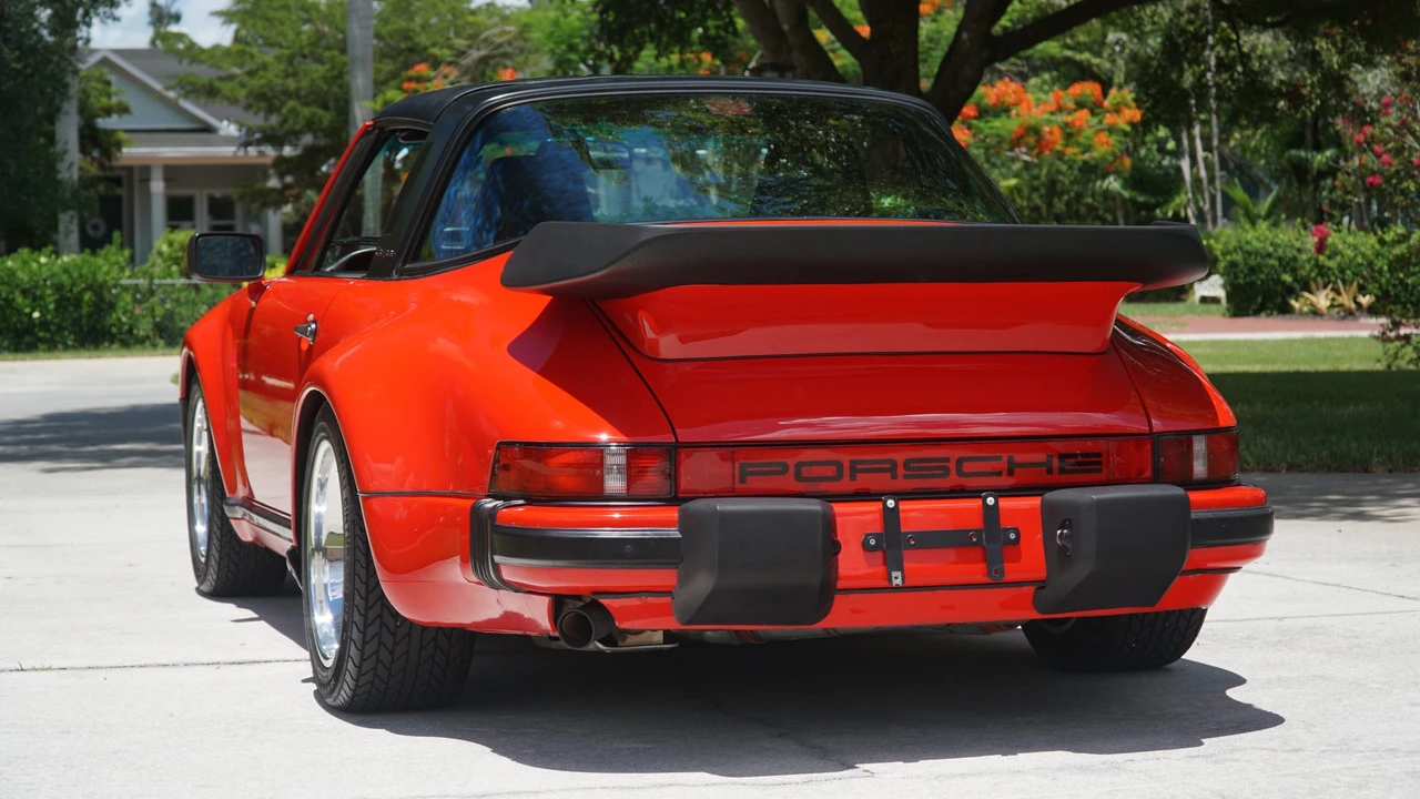 1986 Porsche 911 Carrera 3.2 - Image 13 of 31