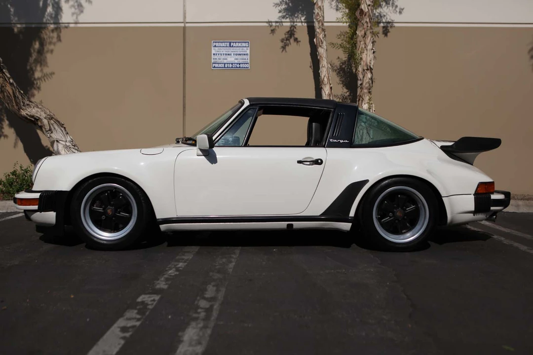 1986 Porsche 911 Carrera 3.2 - Image 6 of 31