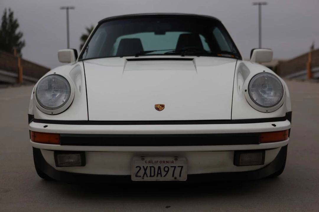 1986 Porsche 911 Carrera 3.2 - Image 10 of 31