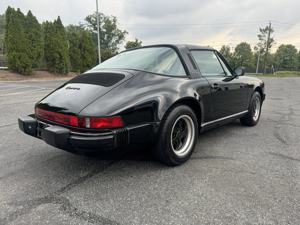 1986 Porsche 911 Carrera 3.2 - Image 6 of 31