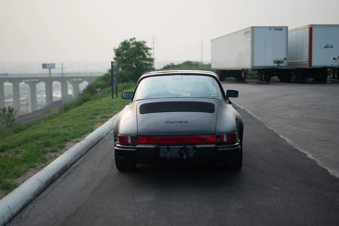 1986 Porsche 911 Carrera 3.2 - Image 16 of 31
