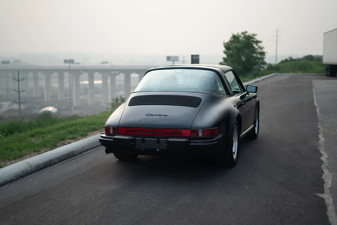1986 Porsche 911 Carrera 3.2 - Image 17 of 31