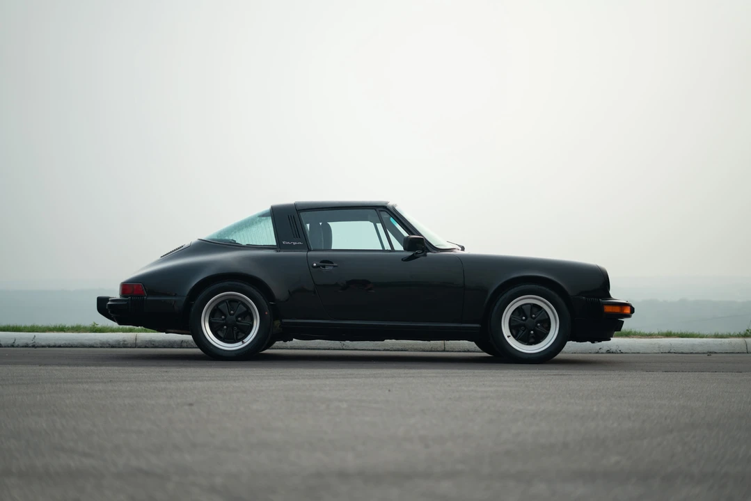 1986 Porsche 911 Carrera 3.2 - Image 24 of 31