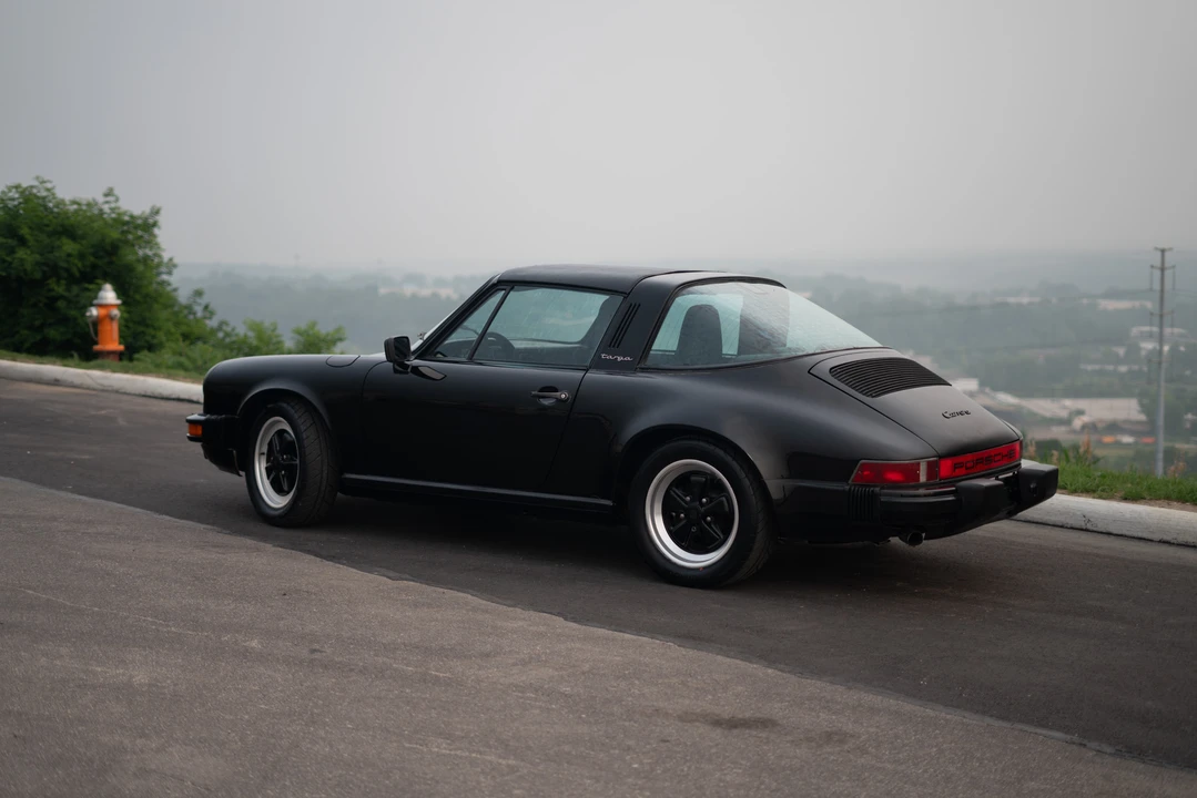 1986 Porsche 911 Carrera 3.2 - Image 13 of 31
