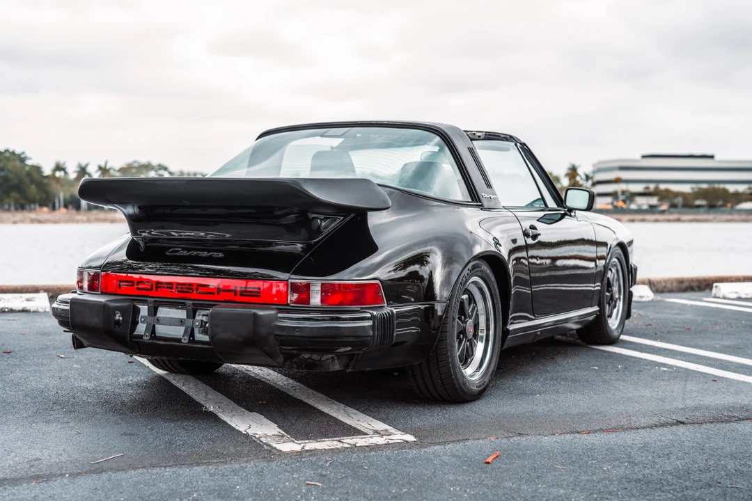 1986 Porsche 911 Carrera 3.2 - Image 17 of 31