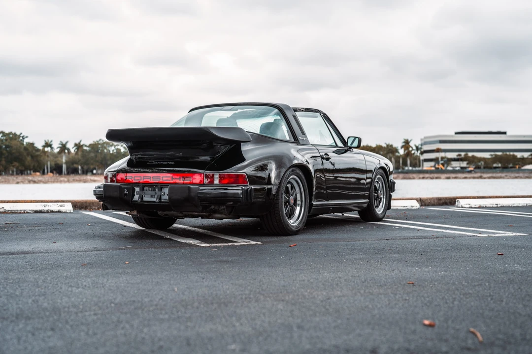 1986 Porsche 911 Carrera 3.2 - Image 16 of 31
