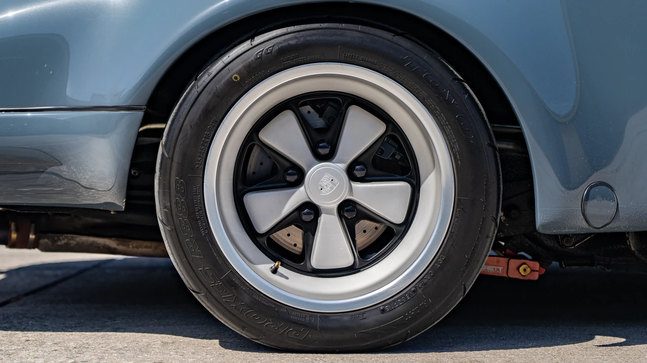 1986 Porsche 911 Carrera 3.2 - Image 30 of 31