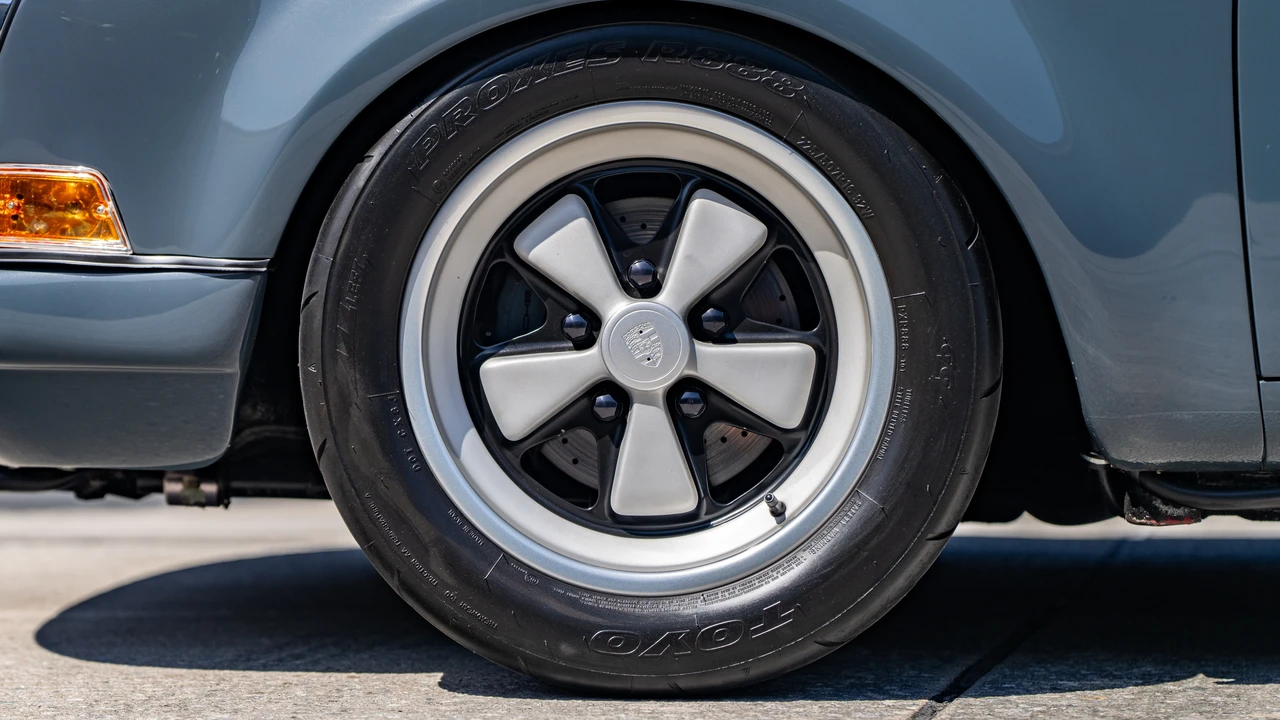 1986 Porsche 911 Carrera 3.2 - Image 28 of 31