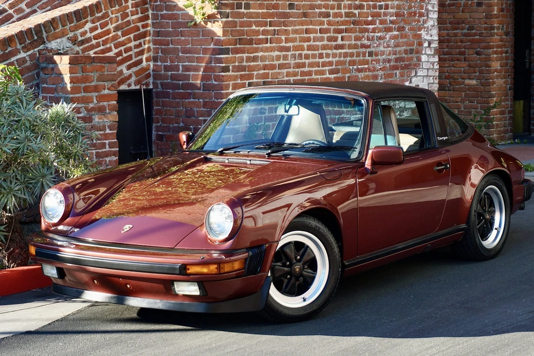 1986 Porsche 911 Carrera 3.2 - Image 13 of 31
