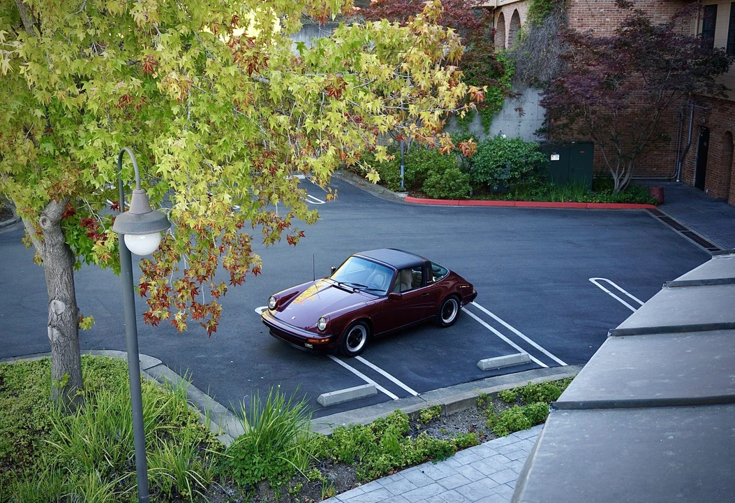 1986 Porsche 911 Carrera 3.2 - Image 3 of 31