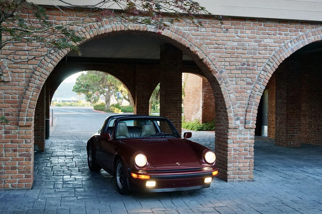 1986 Porsche 911 Carrera 3.2 - Image 24 of 31
