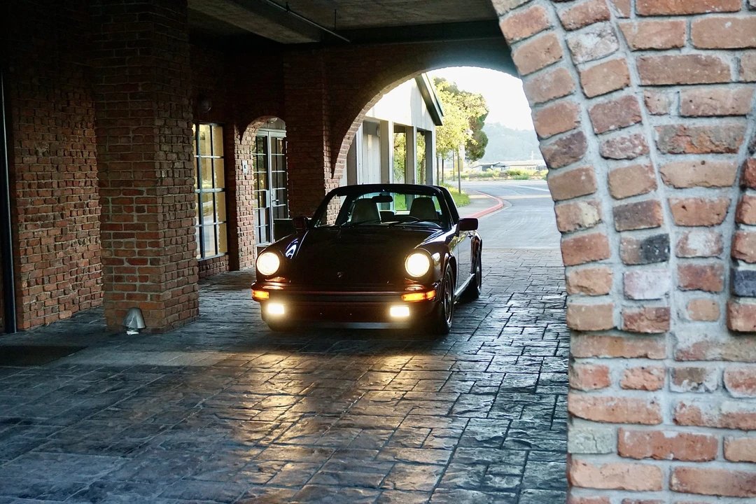 1986 Porsche 911 Carrera 3.2 - Image 17 of 31
