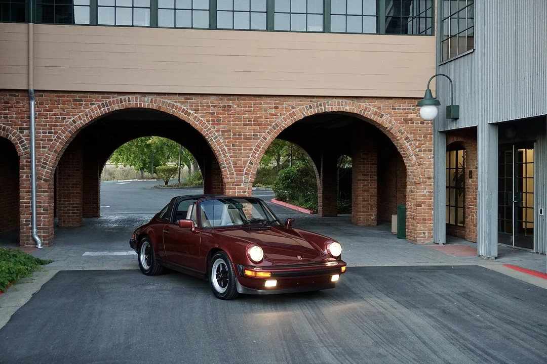 1986 Porsche 911 Carrera 3.2 - Image 26 of 31