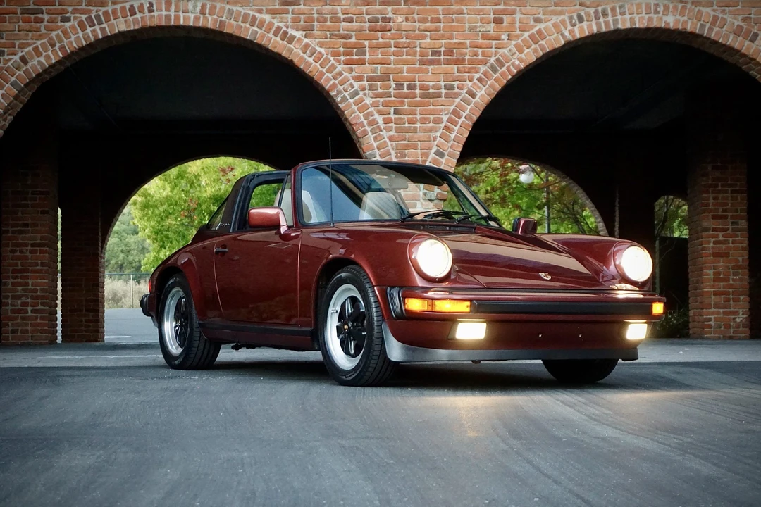 1986 Porsche 911 Carrera 3.2 - Image 25 of 31