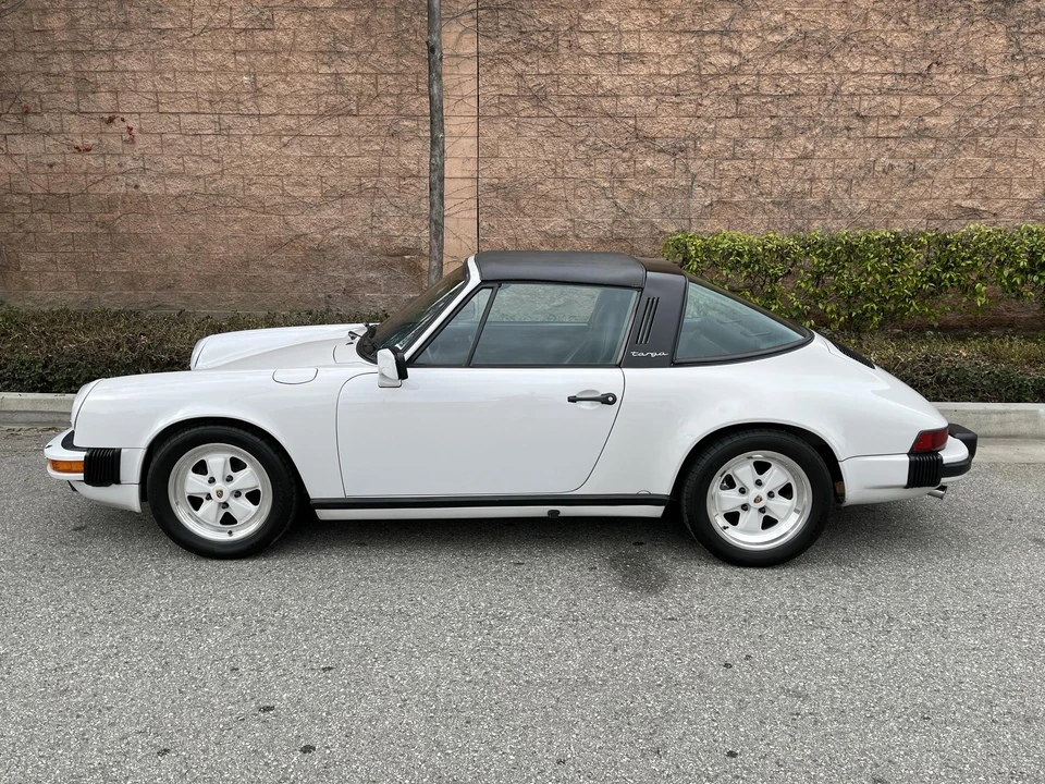 1986 Porsche 911 Carrera 3.2 - Image 17 of 31
