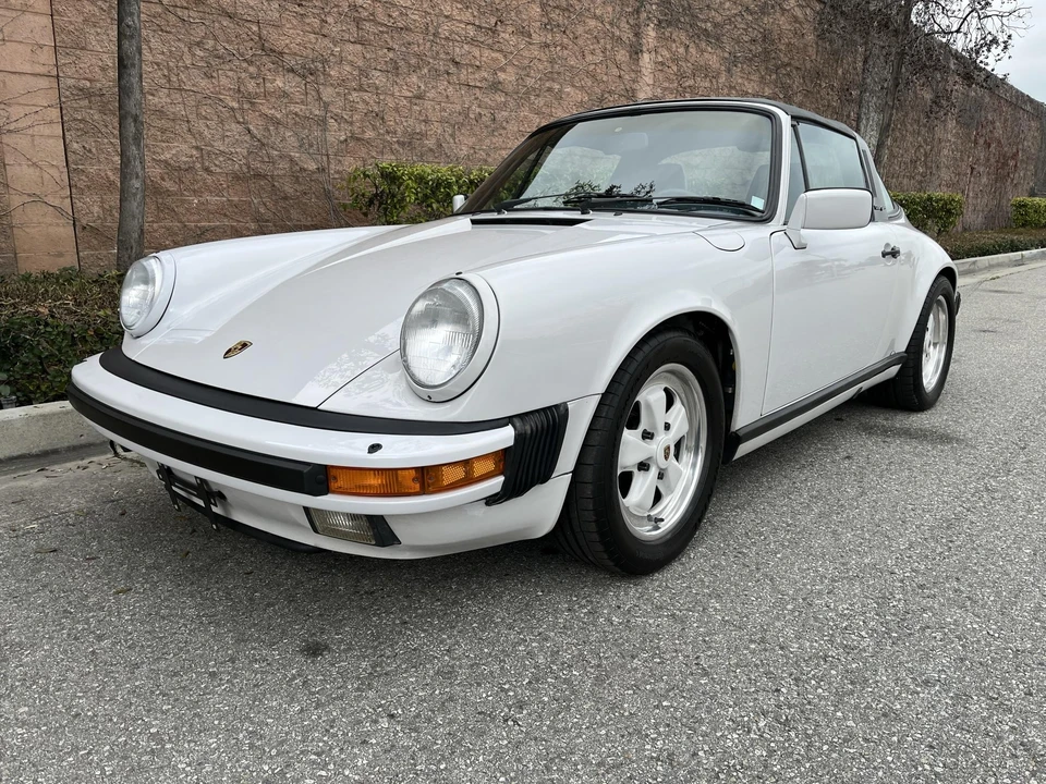 1986 Porsche 911 Carrera 3.2 - Image 2 of 31