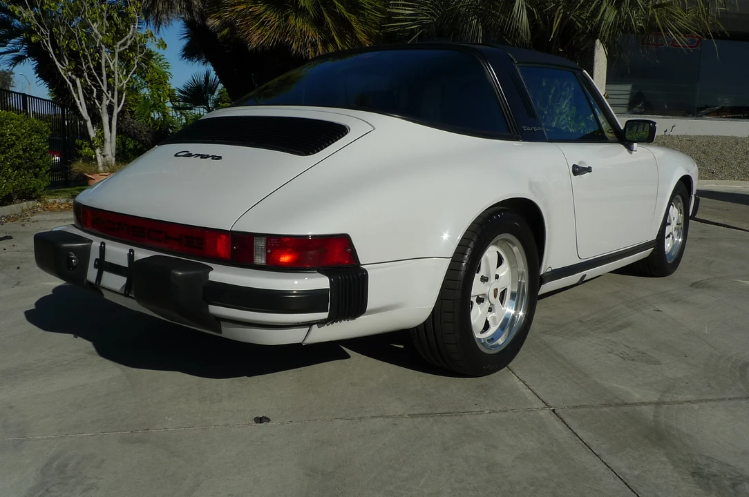 1986 Porsche 911 Carrera 3.2 - Image 28 of 31