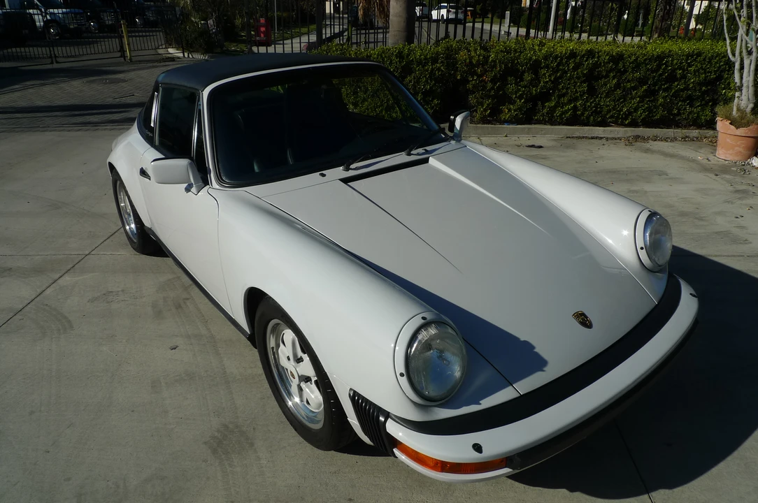 1986 Porsche 911 Carrera 3.2 - Image 24 of 31
