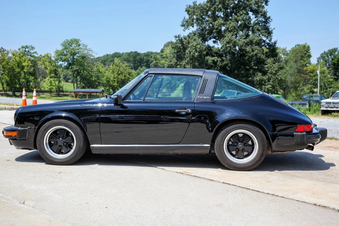 1986 Porsche 911 Carrera 3.2 - Image 13 of 31