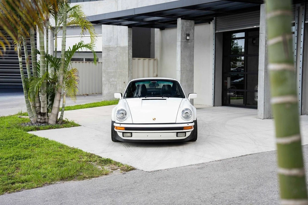 1986 Porsche 911 Carrera 3.2 - Image 6 of 31