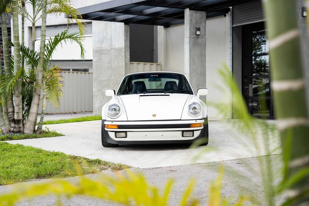 1986 Porsche 911 Carrera 3.2 - Image 8 of 31