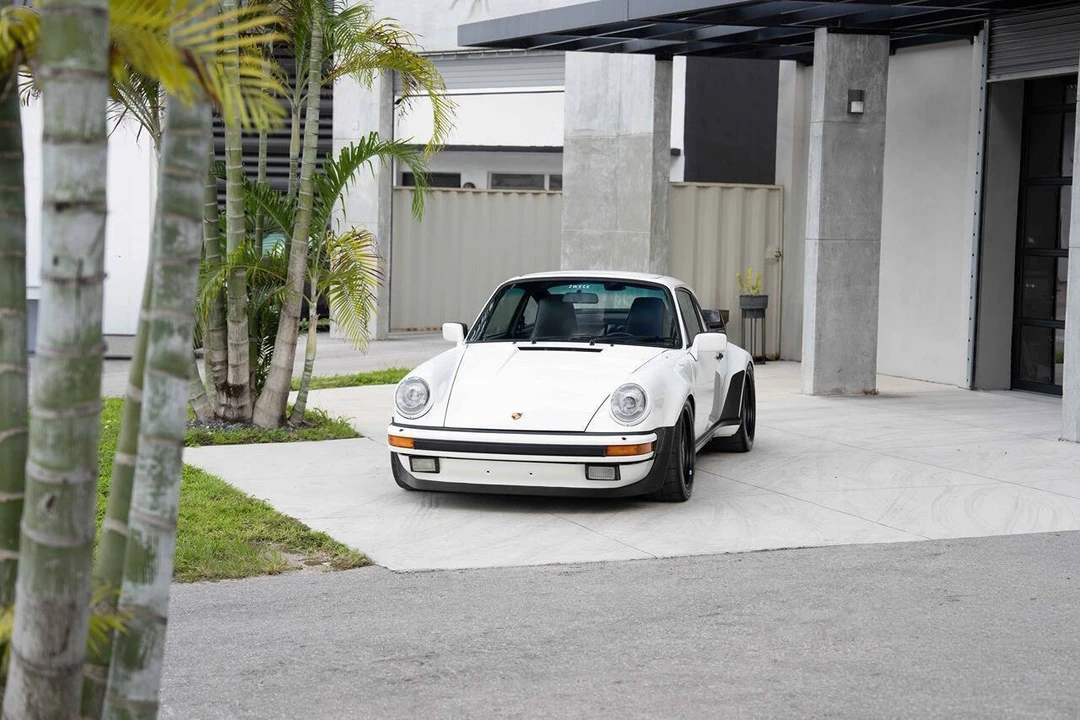 1986 Porsche 911 Carrera 3.2 - Image 2 of 31
