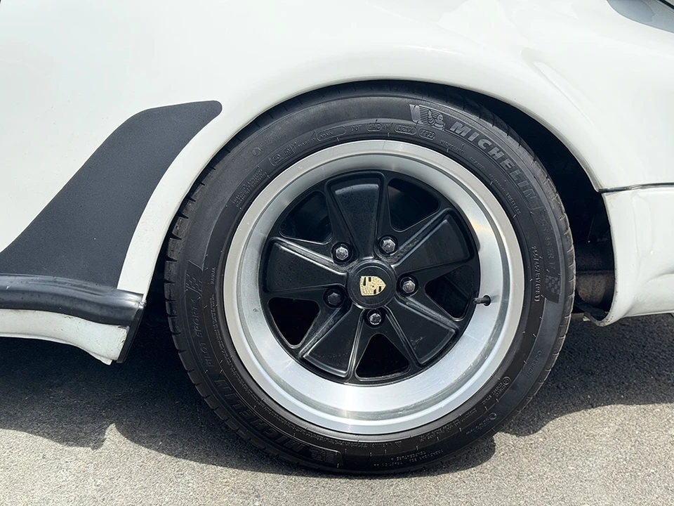 1986 Porsche 911 Carrera 3.2 - Image 29 of 31