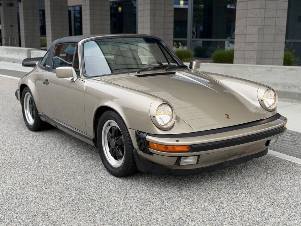 1986 Porsche 911 Carrera 3.2 - Image 2 of 31