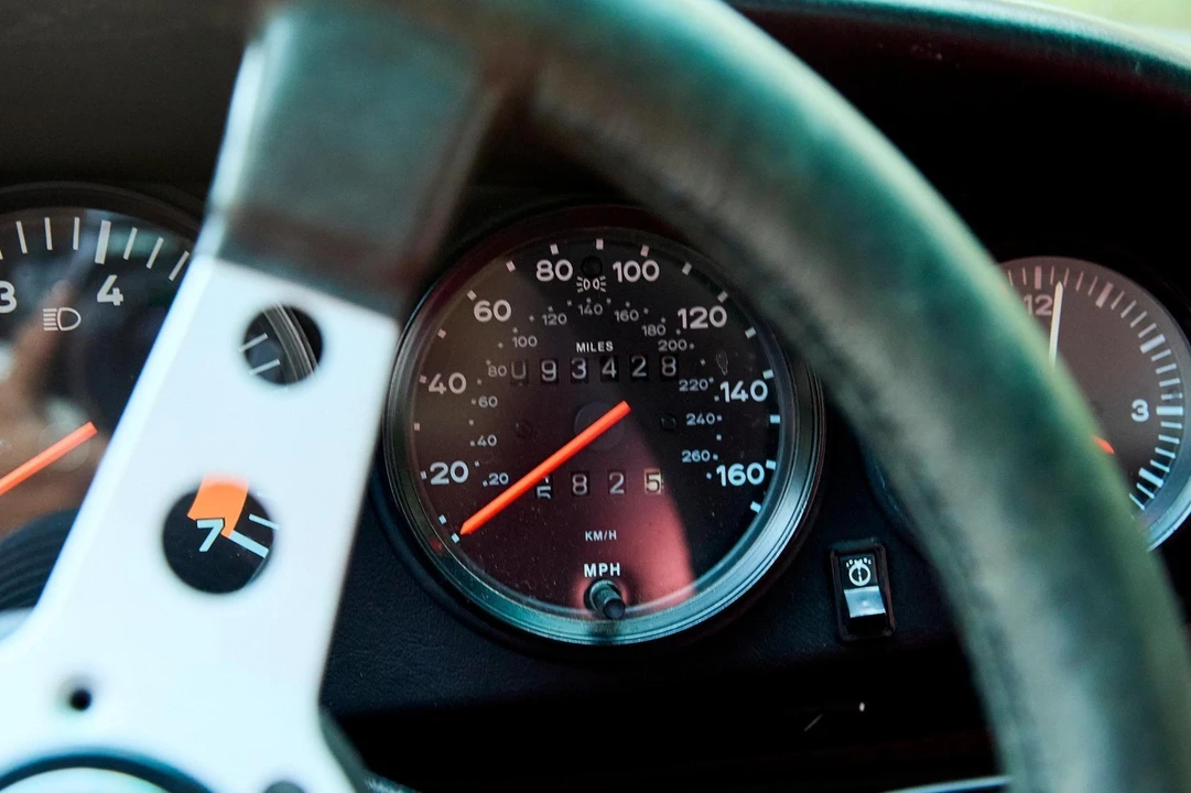 1986 Porsche 911 Carrera 3.2 - Image 9 of 21