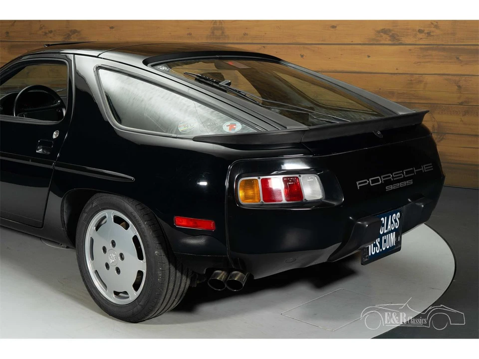 1986 Porsche 924 - Image 11 of 31