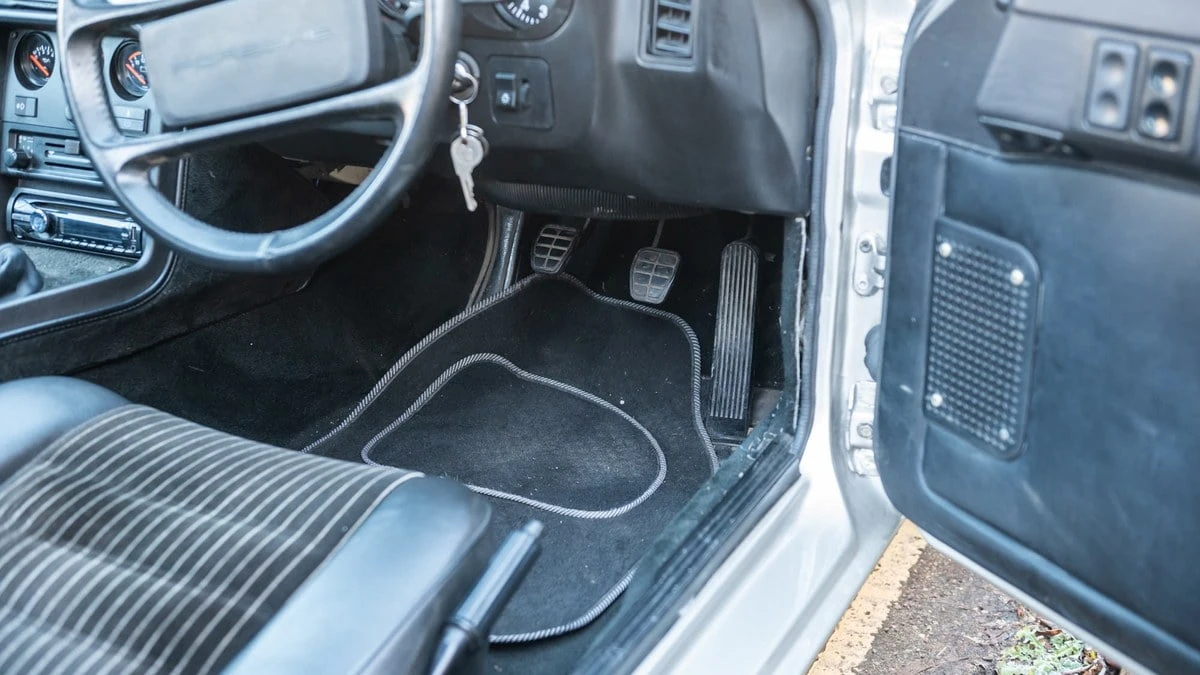 1986 Porsche 924 S - Image 16 of 30