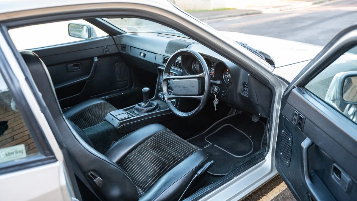 1986 Porsche 924 S - Image 13 of 30