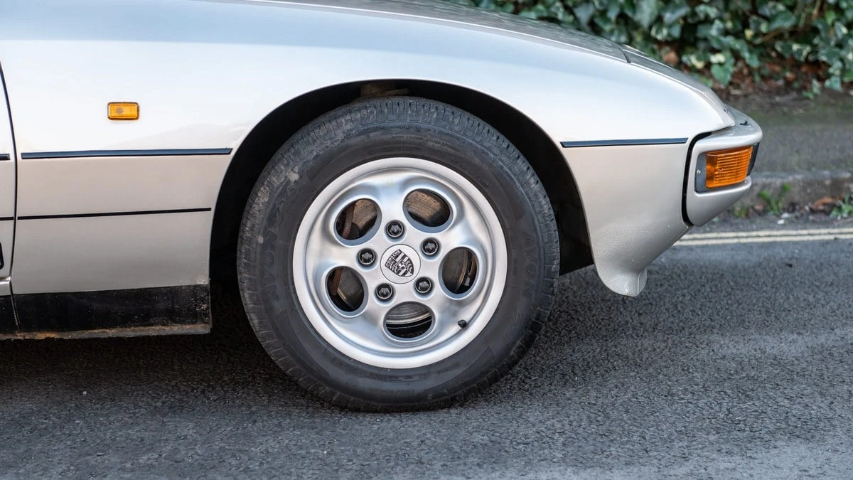 1986 Porsche 924 S - Image 10 of 30