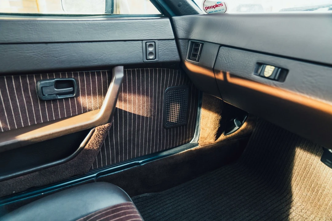 1986 Porsche 924 S - Image 22 of 30