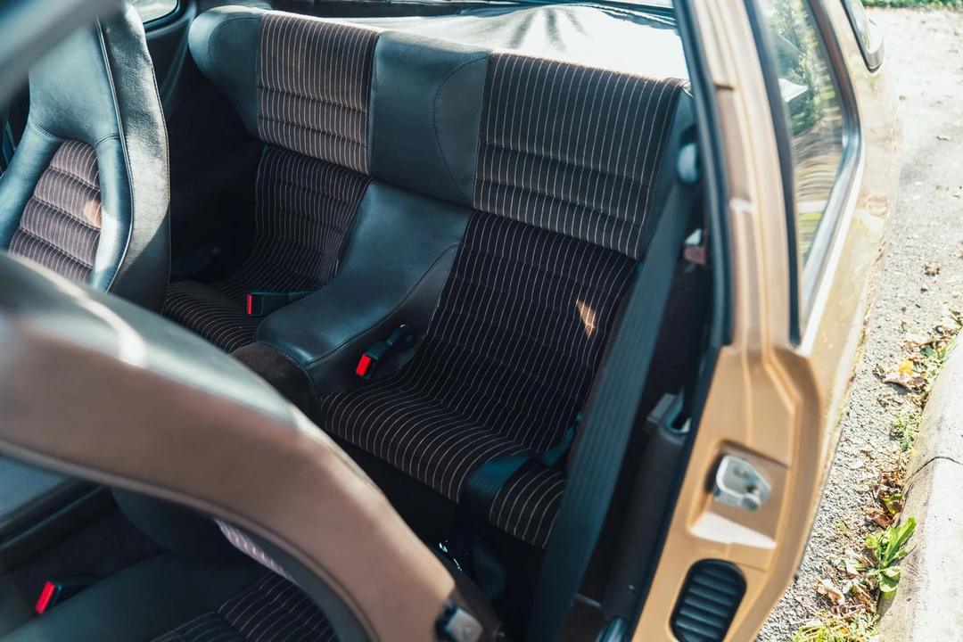 1986 Porsche 924 S - Image 17 of 30
