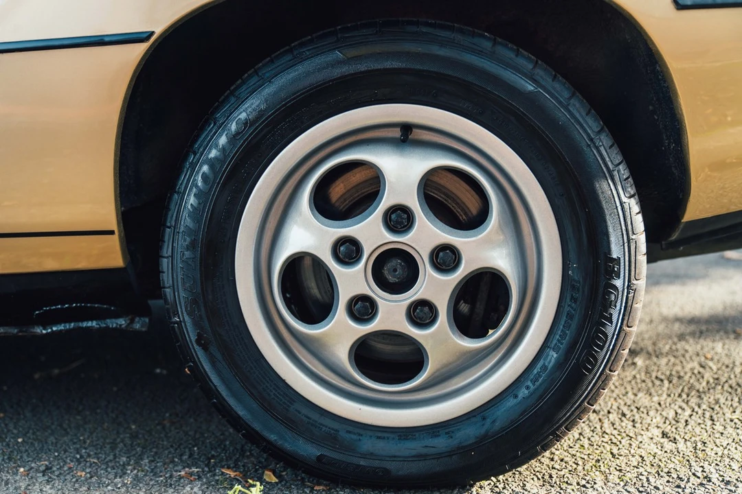 1986 Porsche 924 S - Image 12 of 30