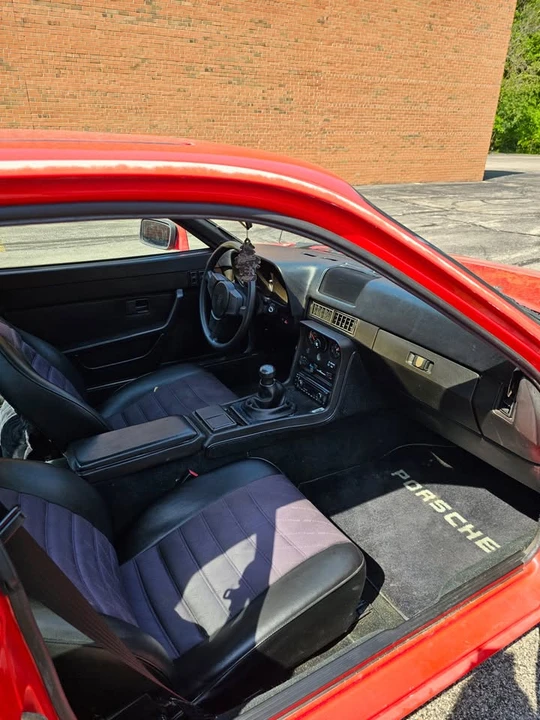 1986 Porsche 924 - Image 11 of 15