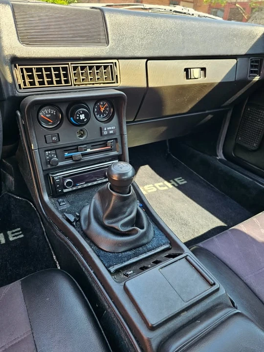 1986 Porsche 924 - Image 10 of 15